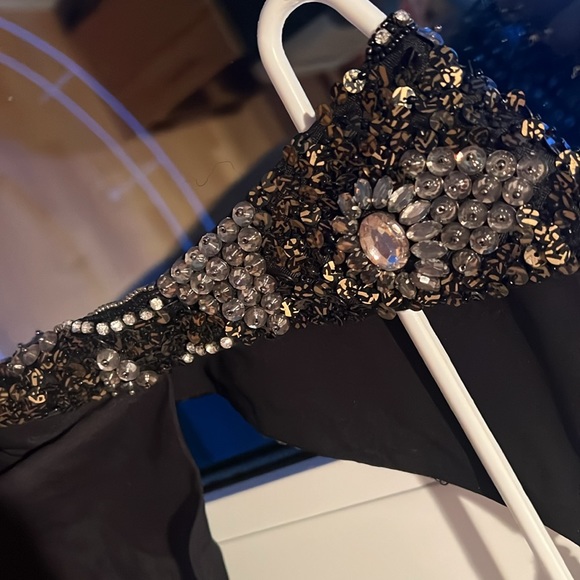 Like brand new Nicole Miller dress - Picture 2 of 5